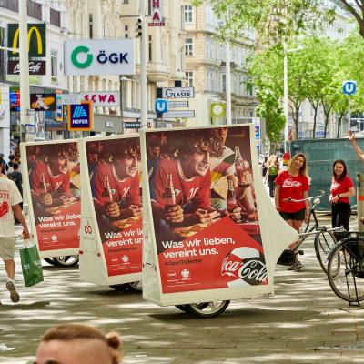 Boomerang.at - Coca Cola - Outdoor Promorad #OpenToBetter - 1