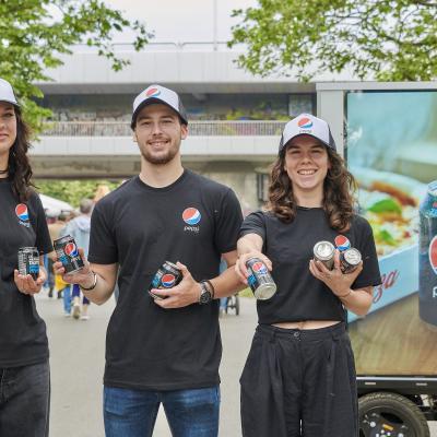 Boomerang - Pepsi - Outdoor - TouchPoint Sampling - Digital e-Trikes 4K - Promotion - 2