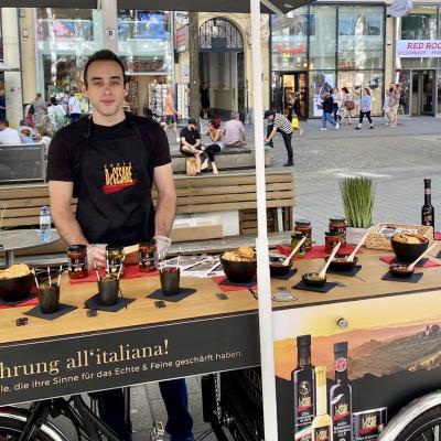 Boomerang - Ed Haas - Outdoor - Promotion - FoodBike - TouchPoint Sampling - 3