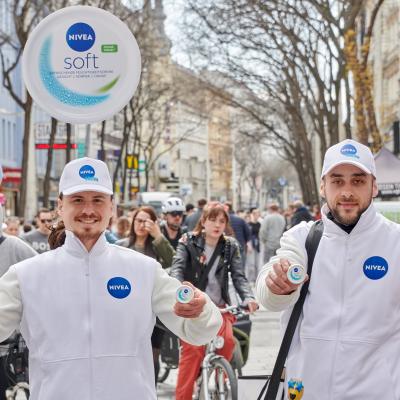 boomerang.at - Sprechblasen - Promotion - Outdoor - Nivea