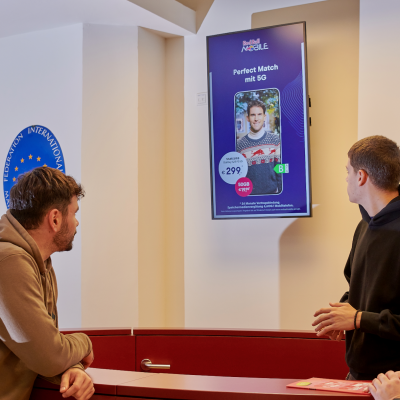 Boomerang.at - Education - AmbiScreens - Red Bull Mobile