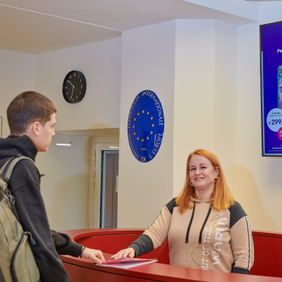 Boomerang.at - Education - AmbiScreens - Red Bull Mobile