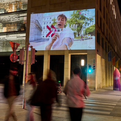 boomerang.at - Mobile DOOH Projektion - Bank Austria