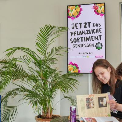 Werbescreen von vegavita in Studentenheim