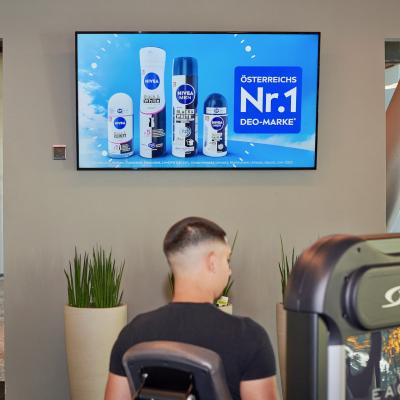 Werbescreen in Fitnessstudio
