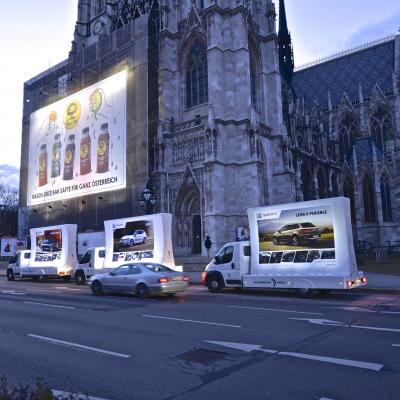 Boomerang.at - Mobile Billboard Tube - Outdoor 121