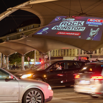 Boomerang.at - Mobile DOOH Projektion - Rock Antenne